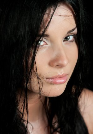 Rylsky Art are proud to present you with a free pictures featuring Frida has a nice shape