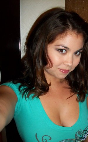 Club Mai Ly pleased to share with you a free gallery with Mai Ly showing nice form