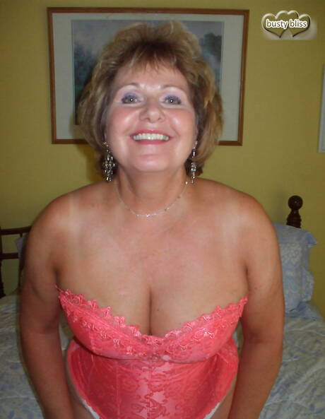 TAC Amateurs pleased to share with you a free gallery with Busty Bliss xxx gallery 272854